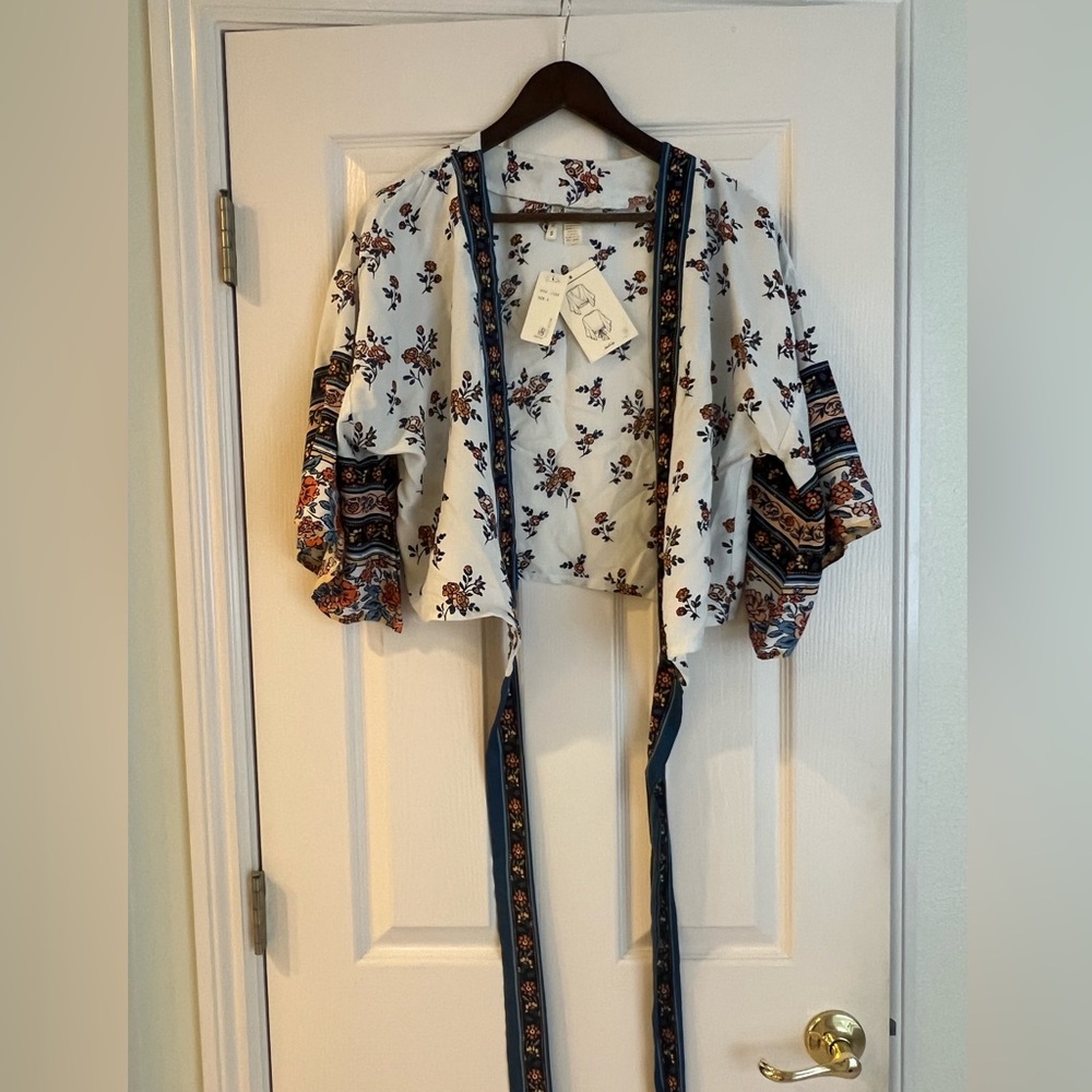 Japna Blue and White Floral Blouse/Wrap Kimono style